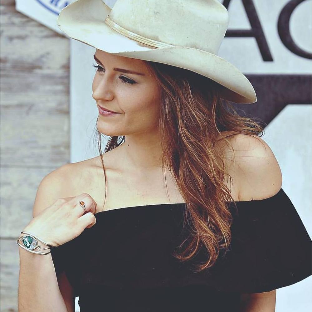 Meet your Posher, Cema